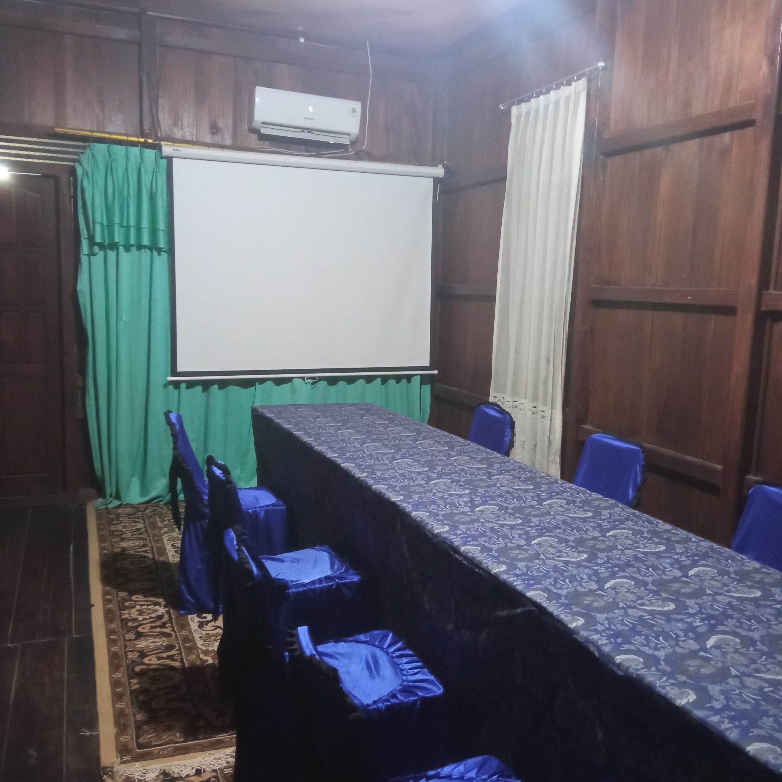 Ruang Meeting Pahawang